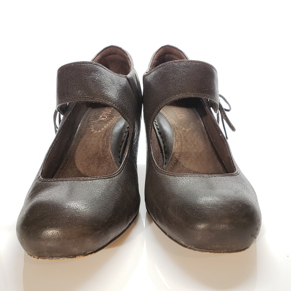 Antia Gray Leather Mary Jane Wedges Size 9WW! - Picture 3 of 7